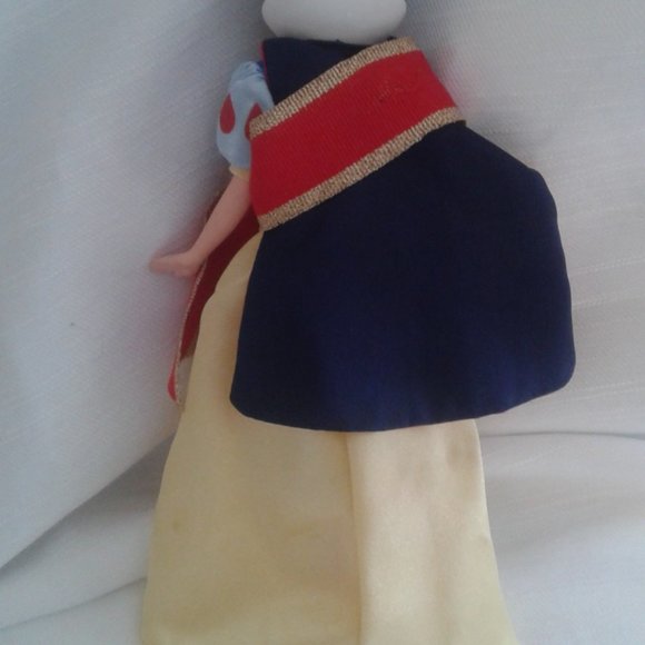 Snow White and the Seven Dwarfs - Picture 7 of 9